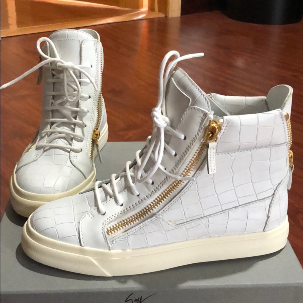 Giuseppe Zanotti high top sneakers.New